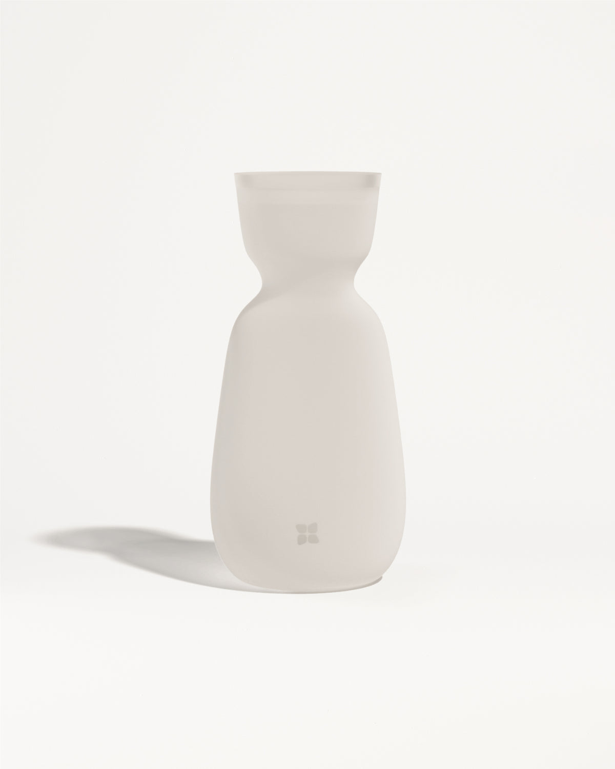 Glas Karaffe Klein, minimalistisches Design mit 600ml Fassungsvermögen.